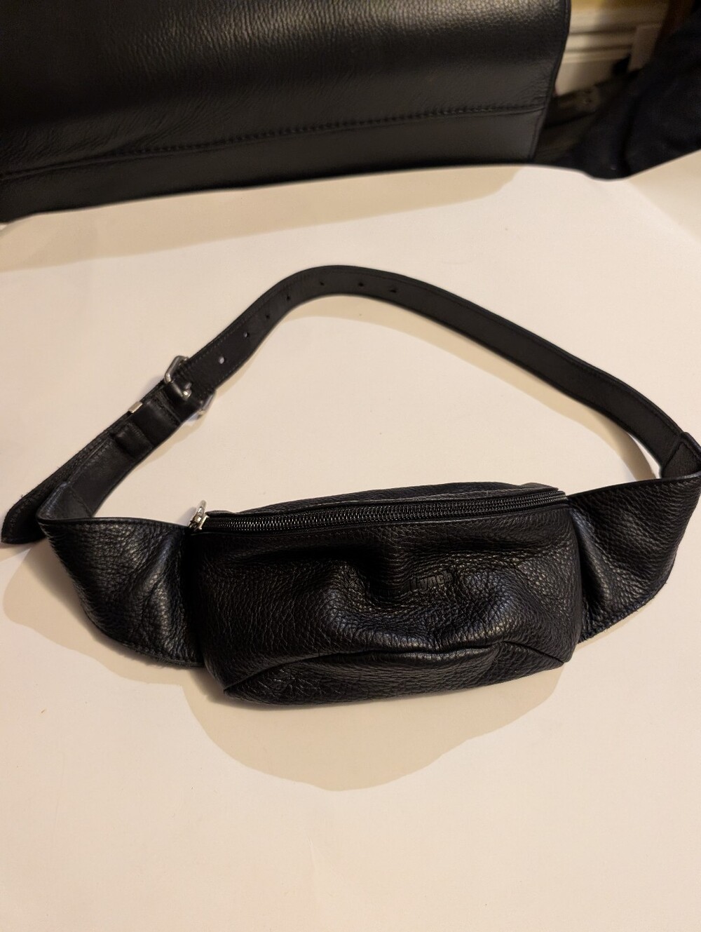 Roots Canada Black Pebbled Leather Fanny Pack Waist Bag Merrill Lynch Corporate